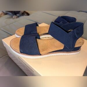 Bobs from Skechers small platform sandal